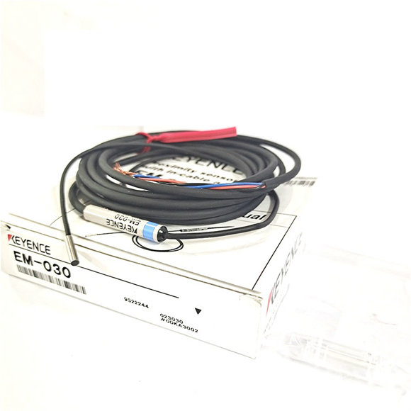 Keyence Proximity Sensor EM-014 EM014 New in Box NIB Free Shipping 